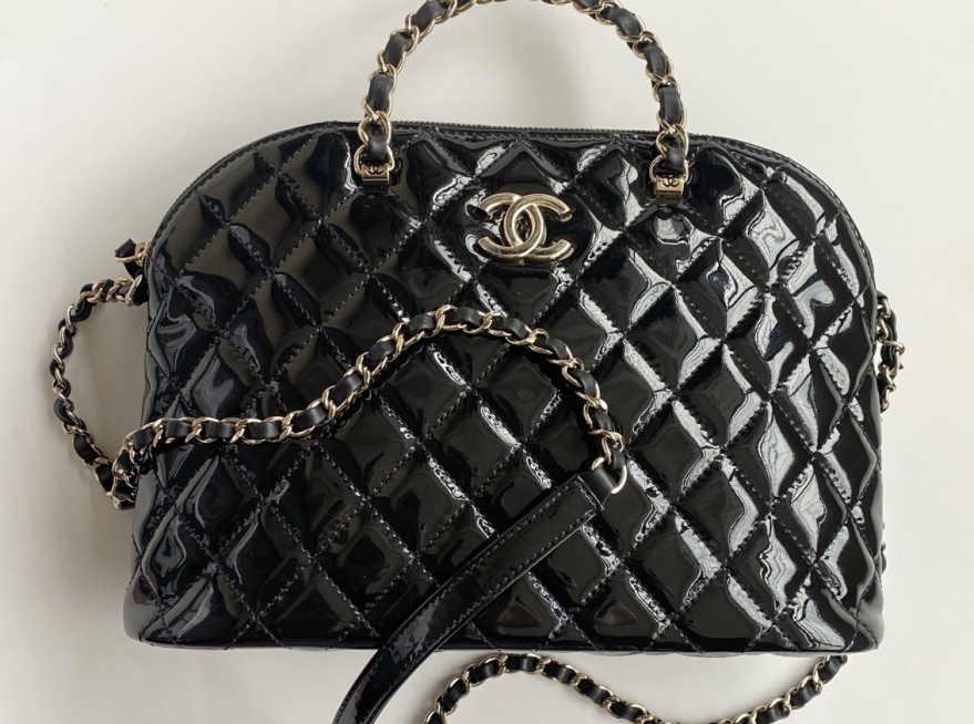 real vs fake chanel bag | how to spot a fake chanel bag？
