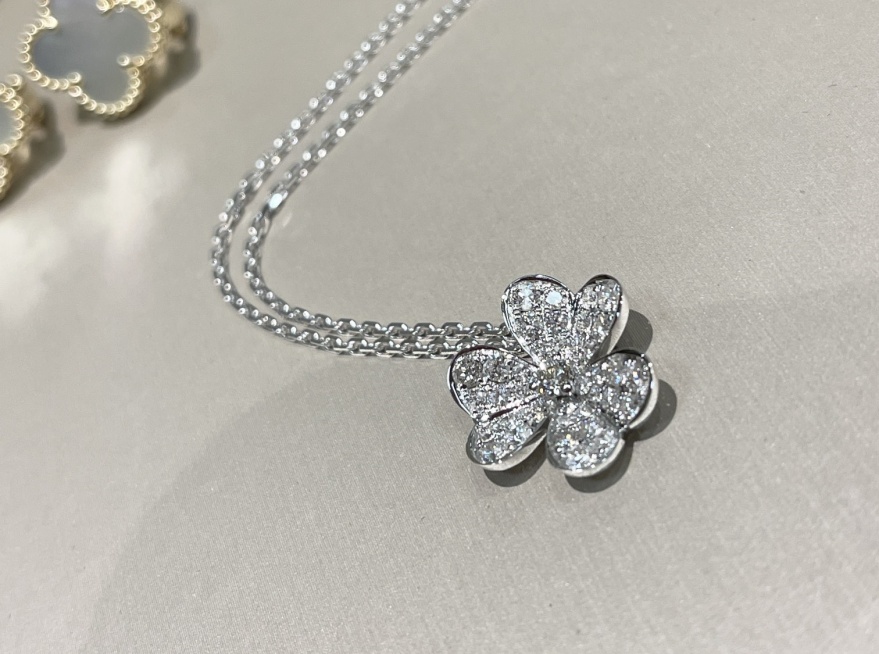 vca white gold necklace | van cleef real vs fake