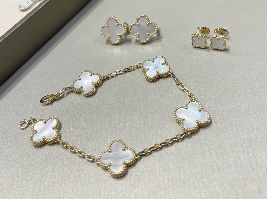 van cleef & arpels vintage alhambra earrings | van cleef alhambra bracelet real vs fake
