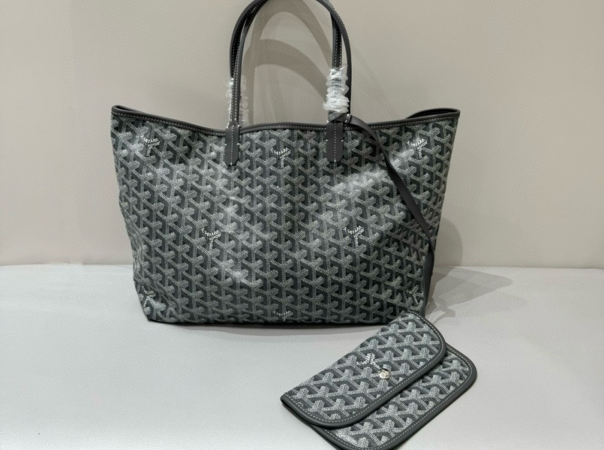 how to spot fake goyard st louis tote  | goyard st louis fake vs real