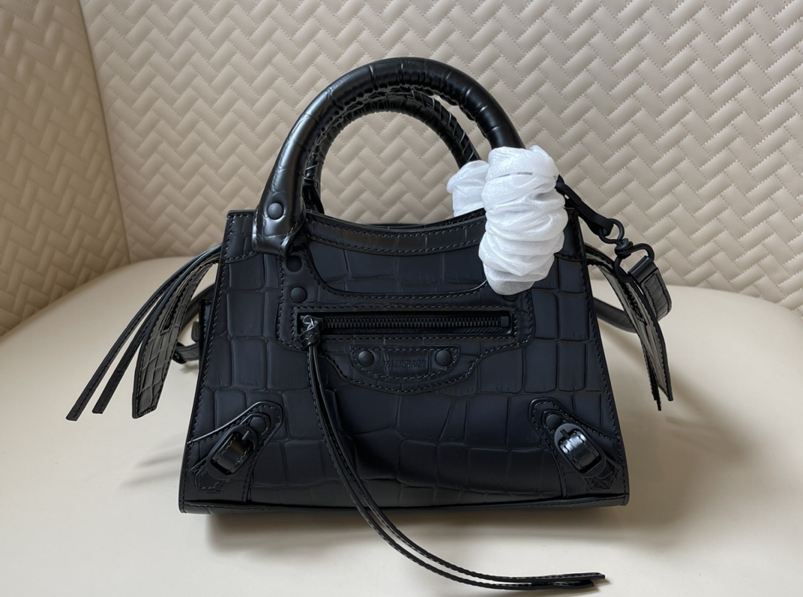 balenciaga le cagole s | how to spot fake balenciaga bag