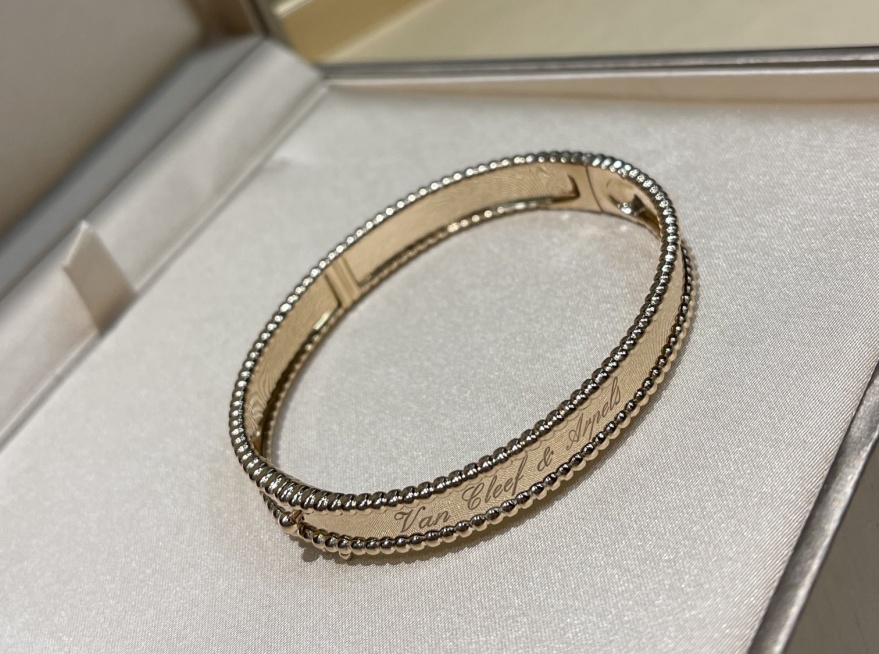 sweet alhambra bracelet | real van cleef vs fake