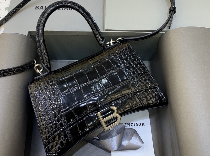 balenciaga hourglass bag real vs fake | how to spot fake balenciaga bag