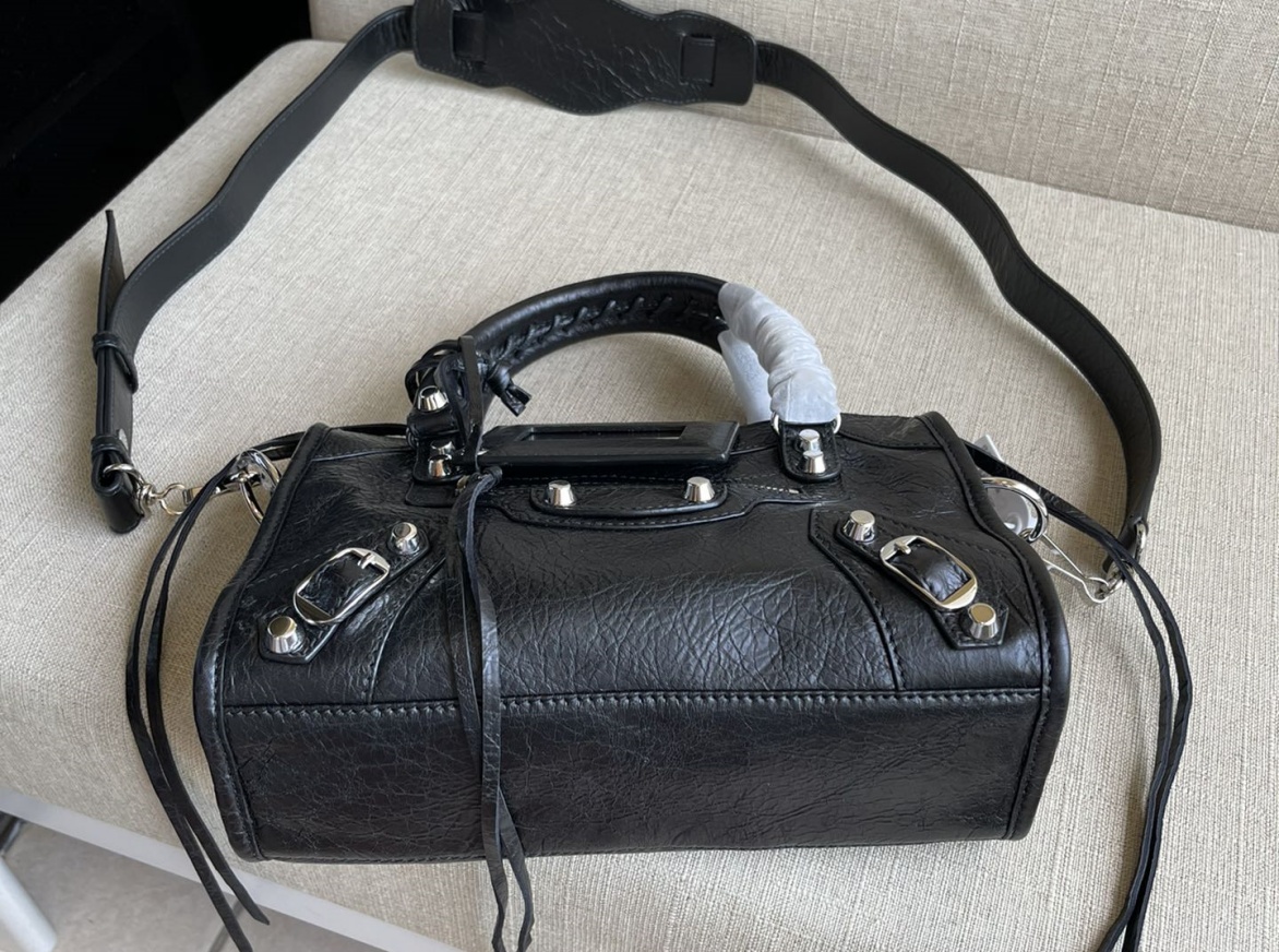 balenciaga le cagole small | how to spot fake balenciaga bags