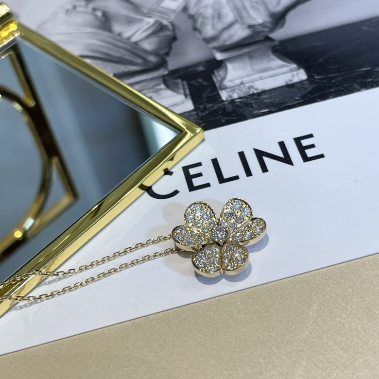 van cleef gold alhambra necklace
