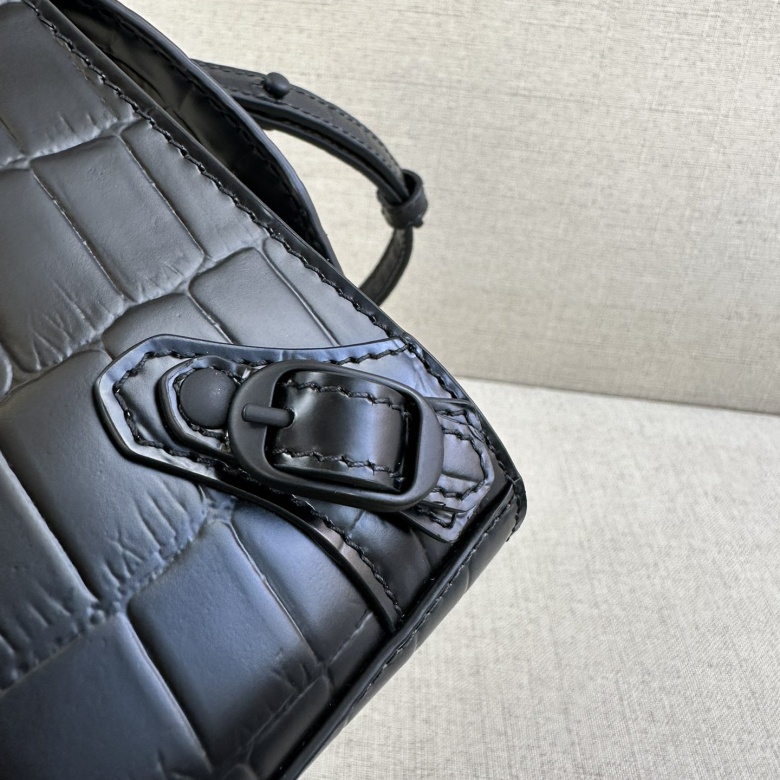 real vs fake balenciaga