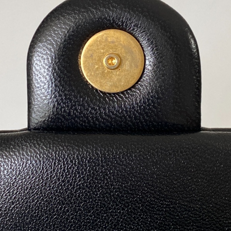 chanel cambon tote real vs fake 