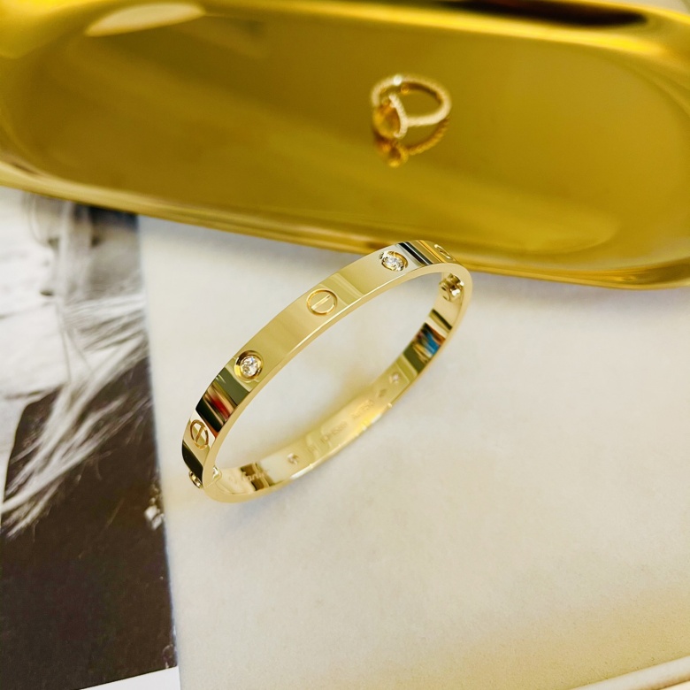 how to spot a fake cartier love bracelet