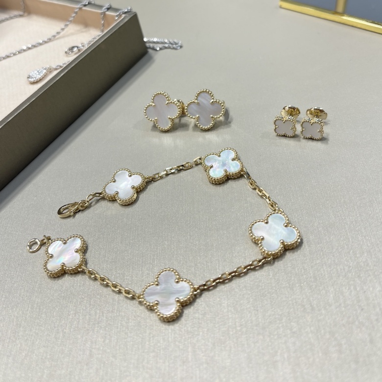 van cleef alhambra earrings
