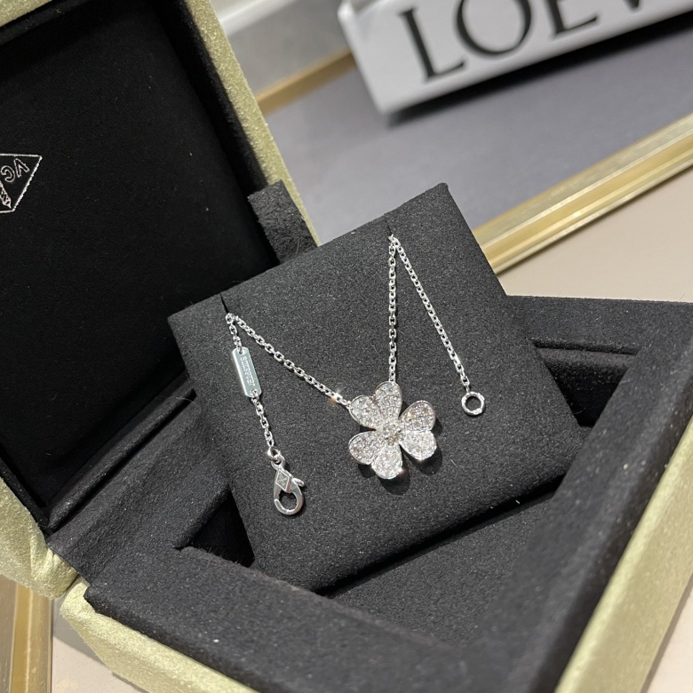 van cleef and arpels diamond necklace