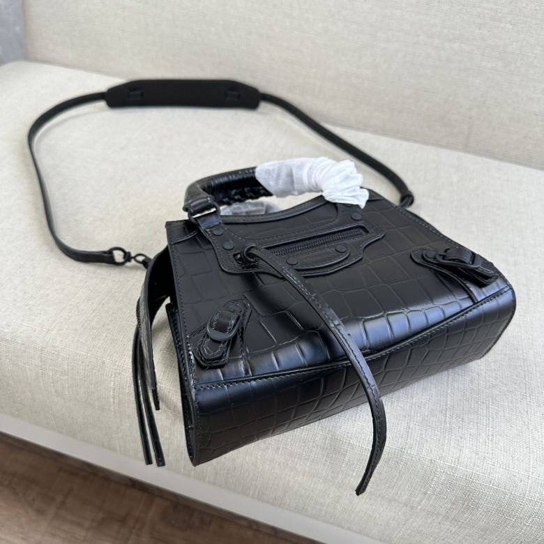 real balenciaga vs fake