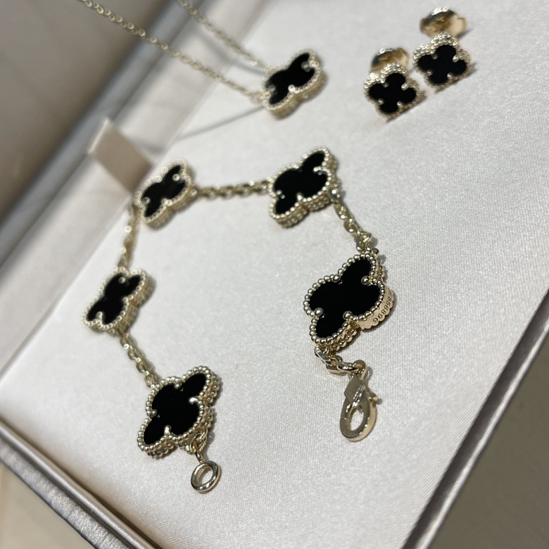van arpels necklace | How to spot a fake van cleef?