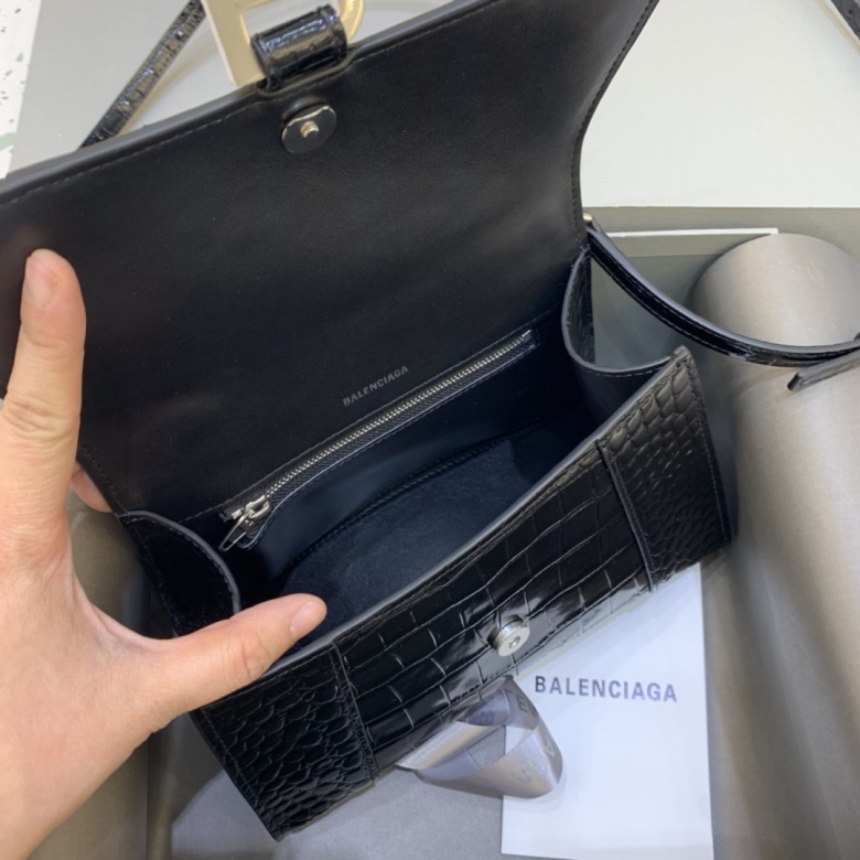 balenciaga vs fake