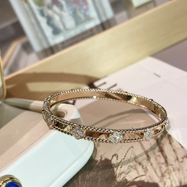 van cleef inspired bracelet