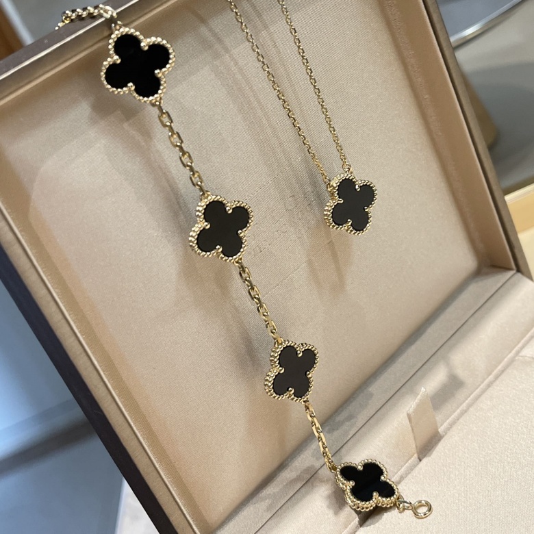van clover bracelet