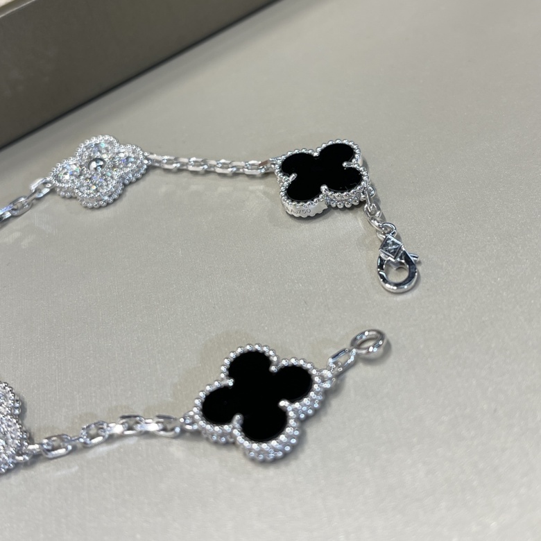 vintage alhambra bracelet