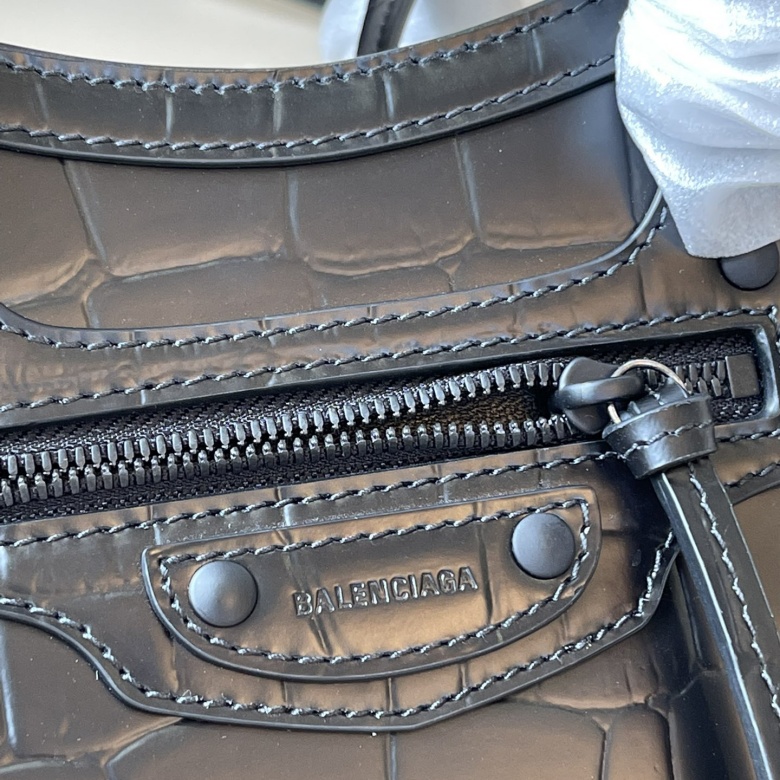 balenciaga bag real vs fake