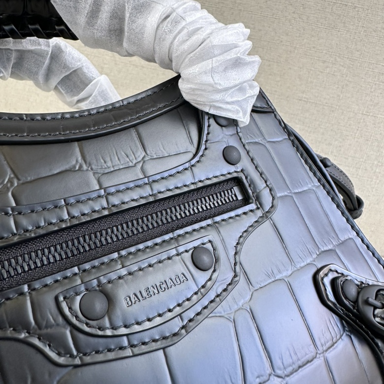 real balenciaga vs fake