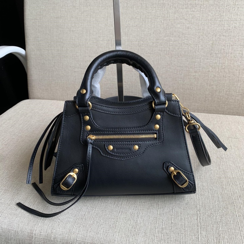 le cagole xs shoulder bag