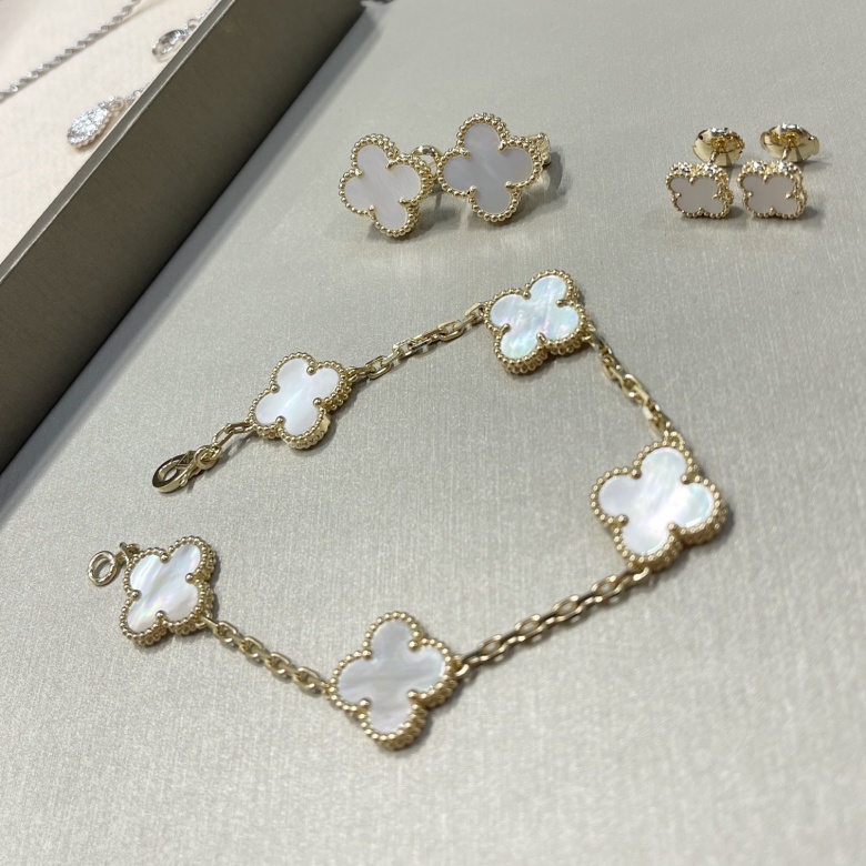 vca alhambra bracelet