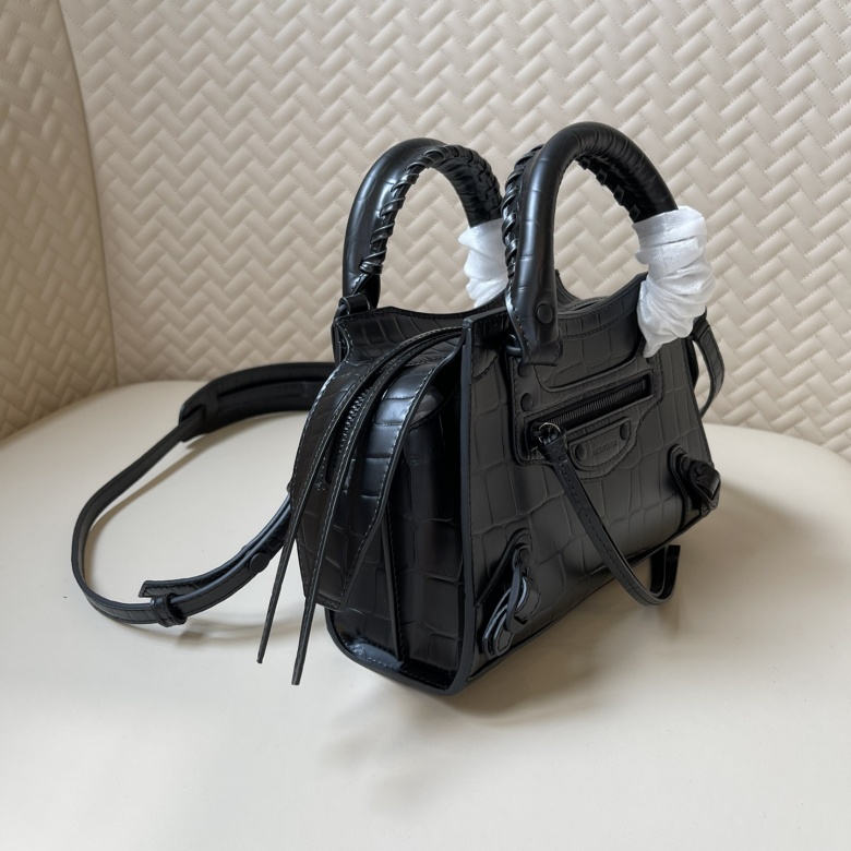 how to spot fake balenciaga bag