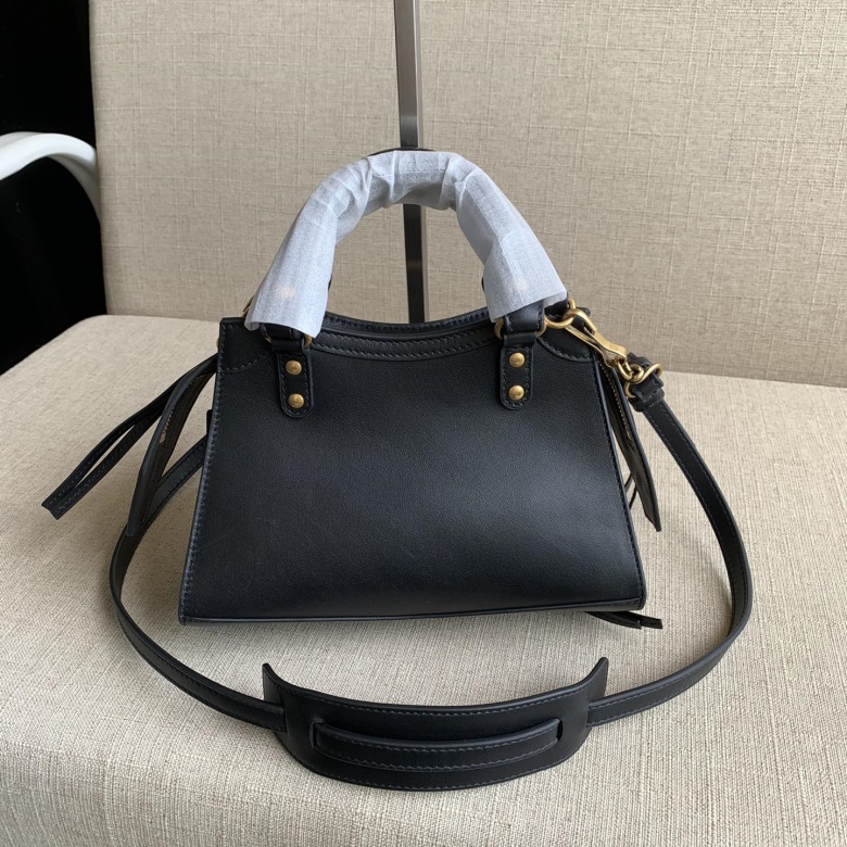 le cagole balenciaga